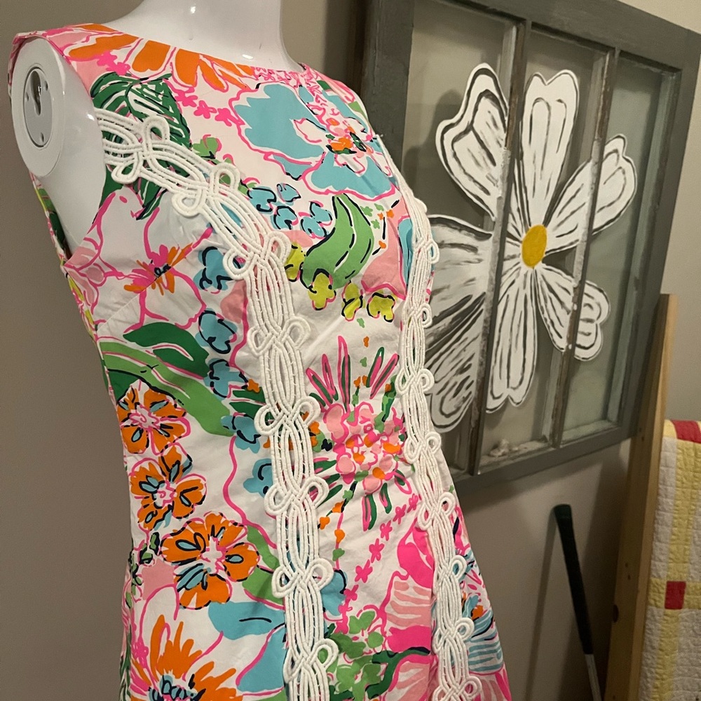 Lilly Pulitzer beautiful floral dress - Picture 2 of 8